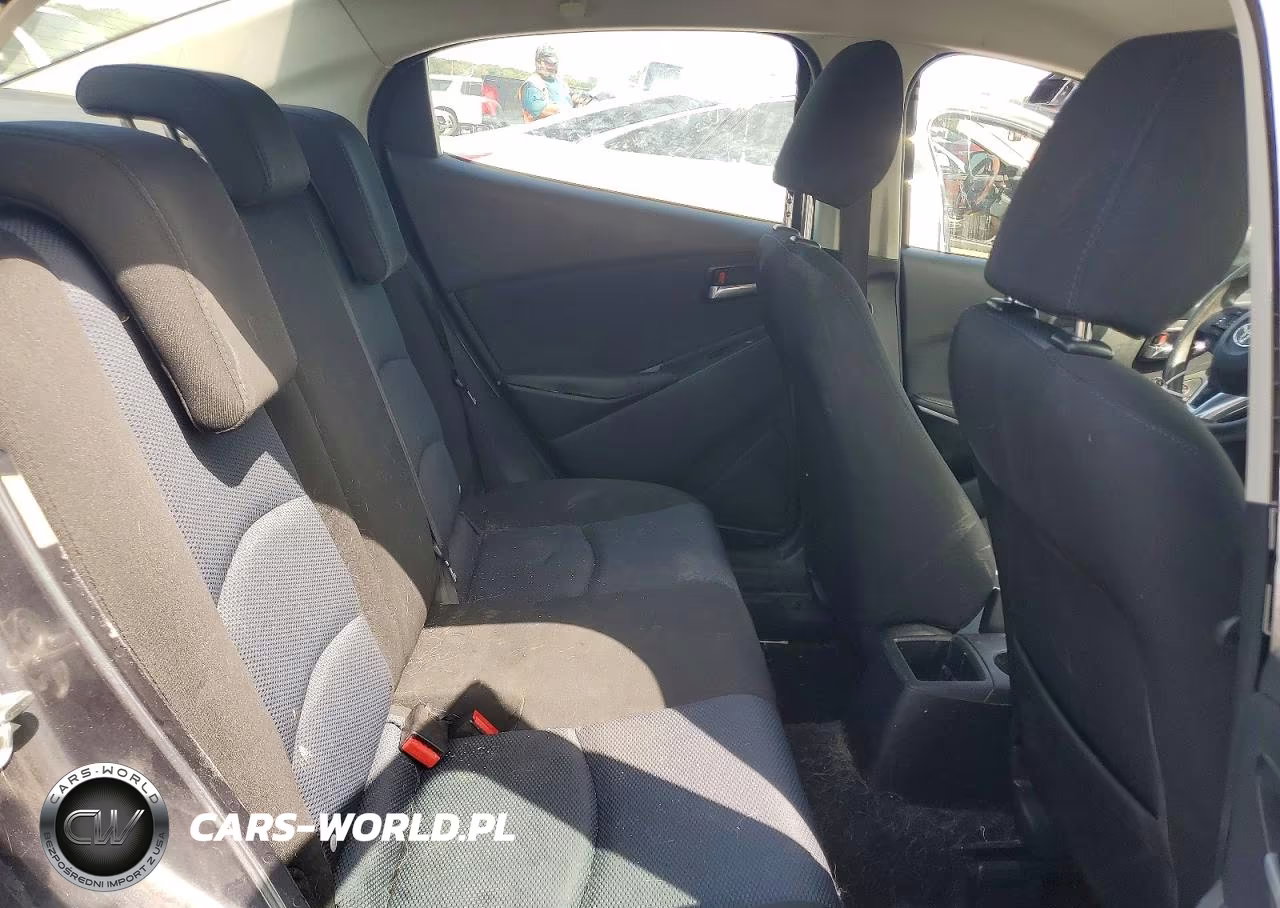 2018 Toyota Yaris Ia Base VIN:3MYDLBYV6JY306410 - 10