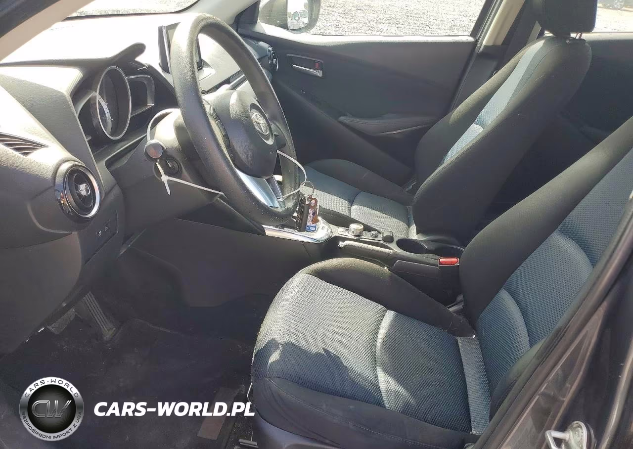 2018 Toyota Yaris Ia Base VIN:3MYDLBYV6JY306410 - 7