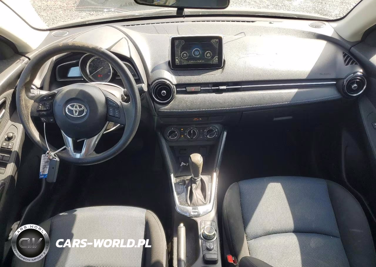 2018 Toyota Yaris Ia Base VIN:3MYDLBYV6JY306410 - 8