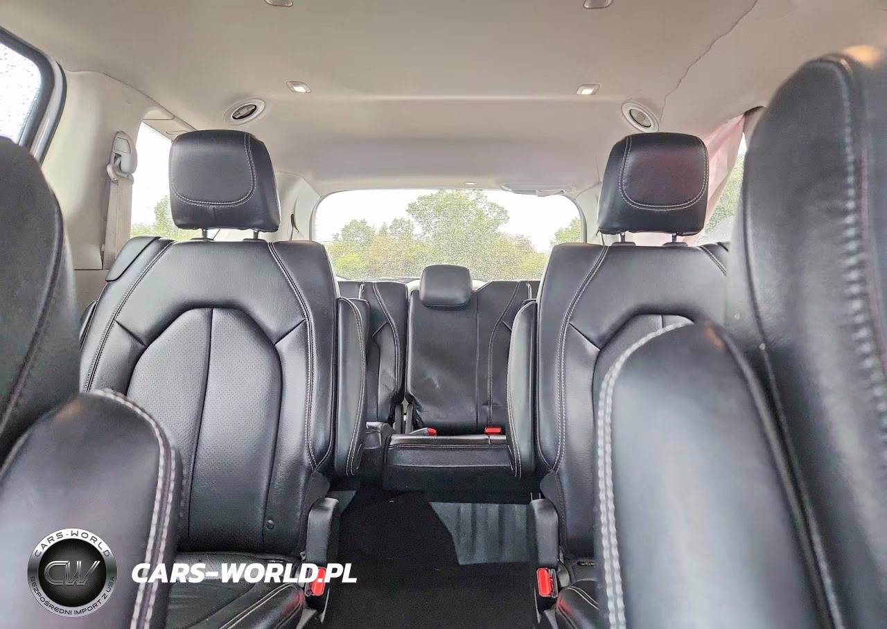 2022 Chrysler Pacifica Touring L VIN:2C4RC1BG6NR141571 - 10