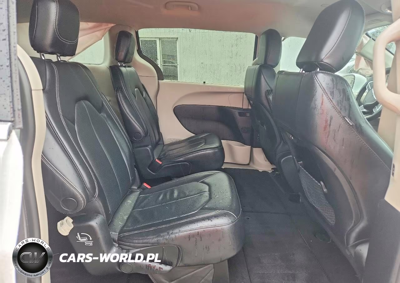 2022 Chrysler Pacifica Touring L VIN:2C4RC1BG6NR141571 - 11