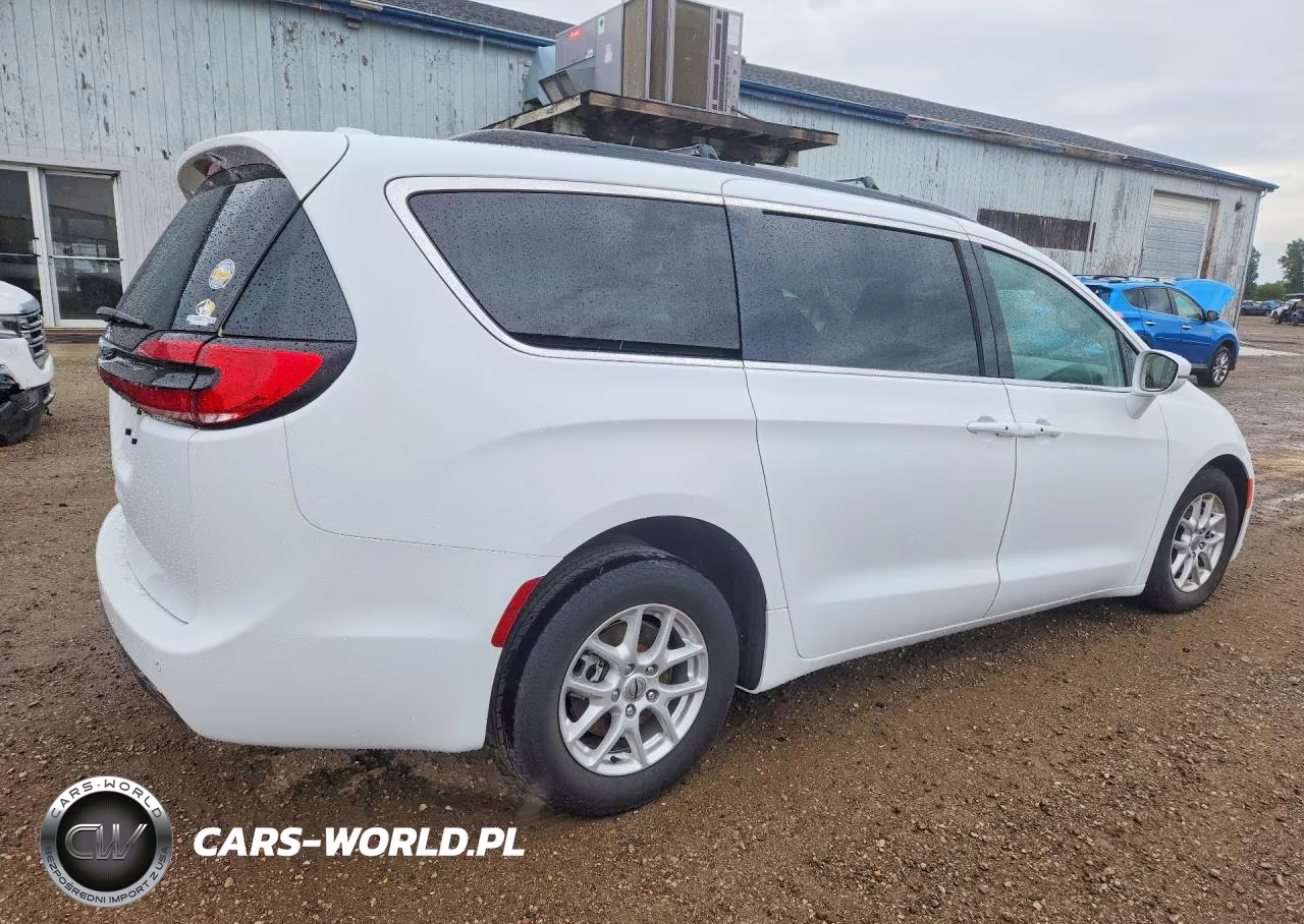 2022 Chrysler Pacifica Touring L VIN:2C4RC1BG6NR141571 - 3