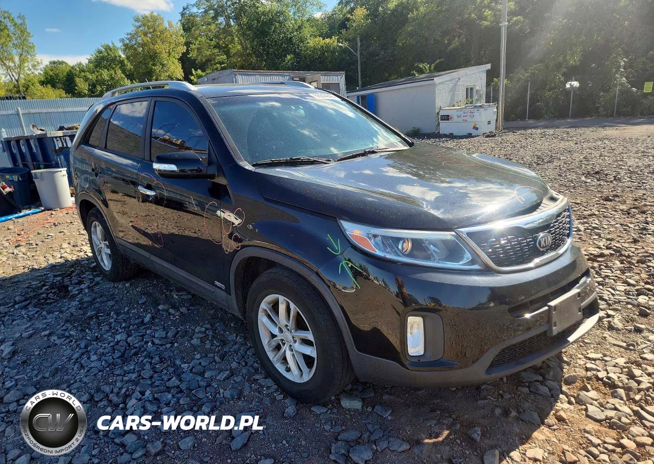 2014 Kia Sorento Lx VIN:5XYKTCA64EG520420 - 4