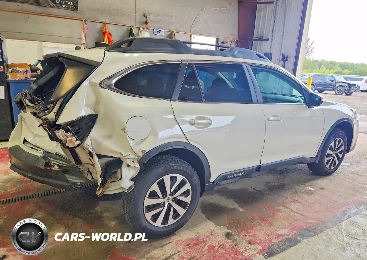 2021 Subaru Outback Premium VIN:4S4BTACC2M3136836 - 3