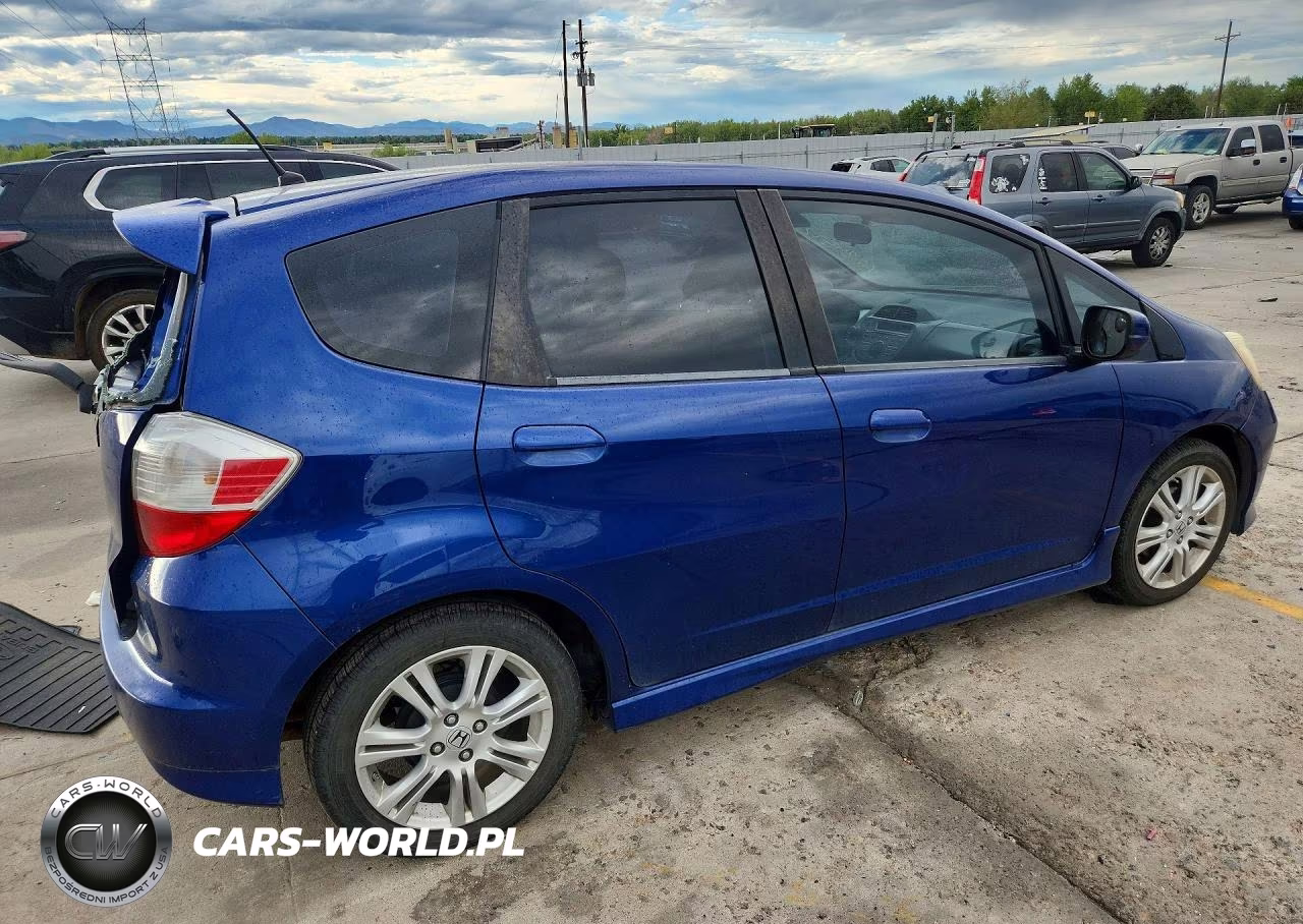 2010 Honda Fit Sport VIN:JHMGE8H46AC004767 - 3