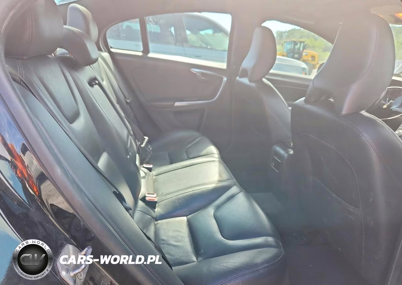 2015 Volvo S60 Premier VIN:YV126MFKXF2338388 - 10