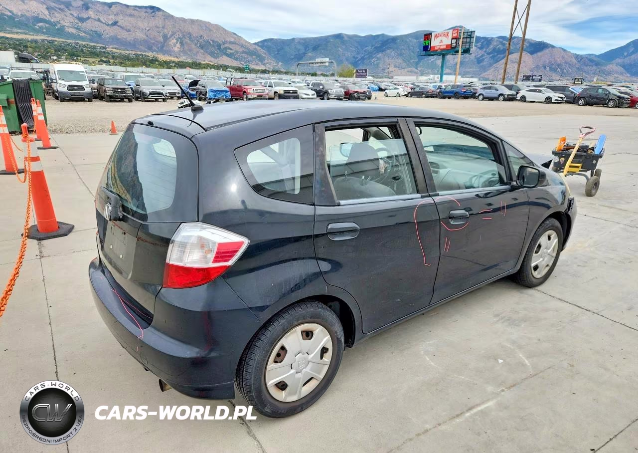 2013 Honda Fit VIN:JHMGE8G36DC063508 - 3