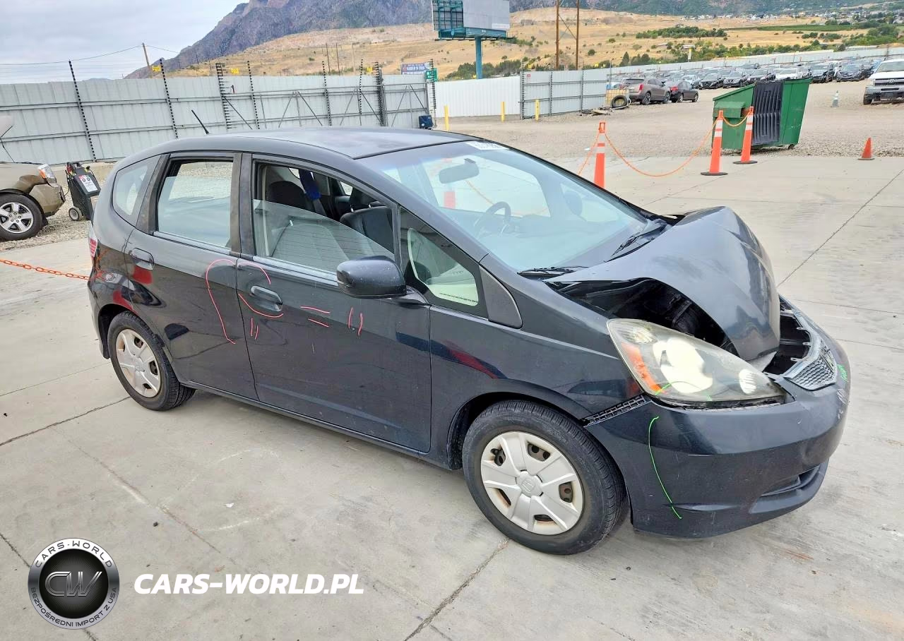 2013 Honda Fit VIN:JHMGE8G36DC063508 - 4