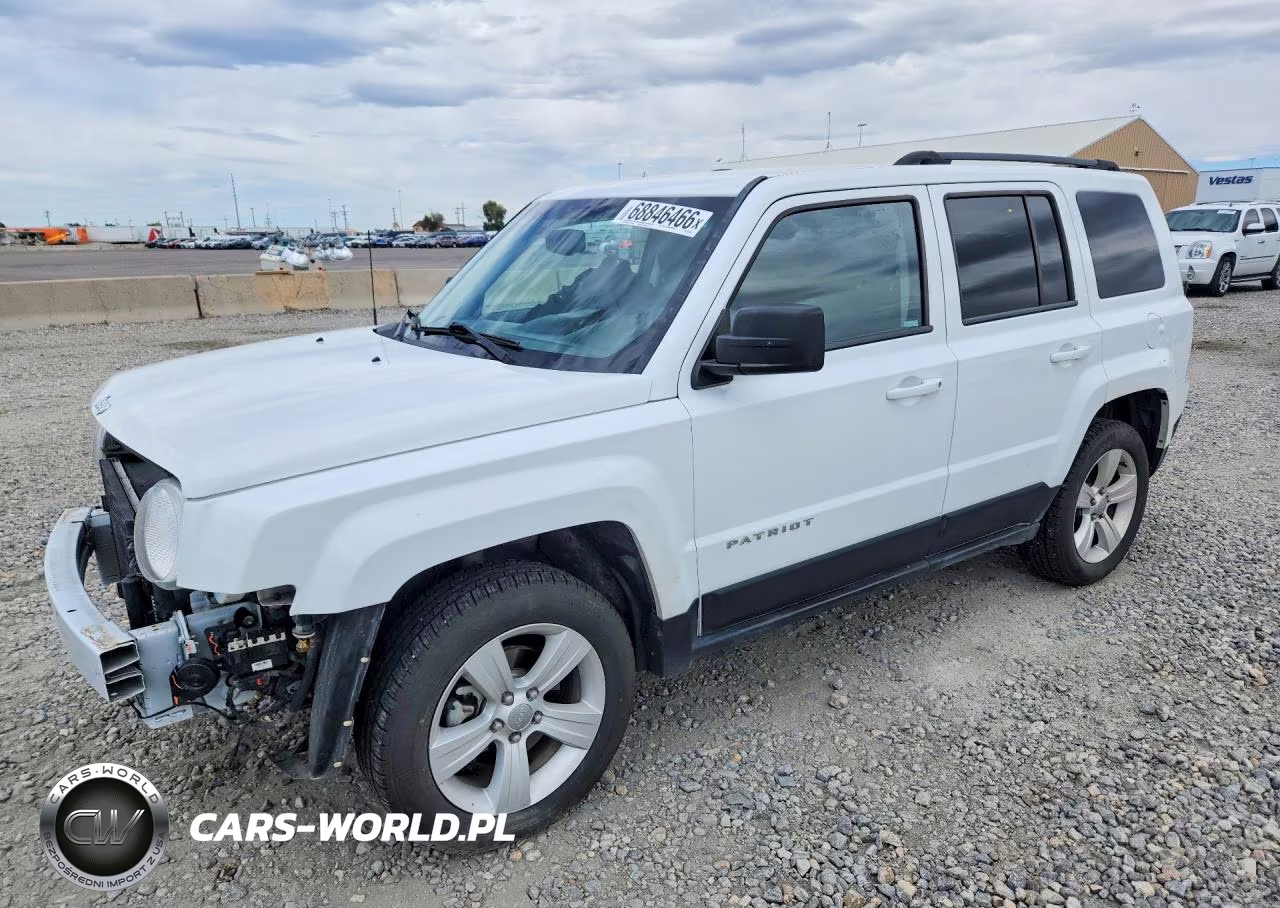 2015 Jeep Patriot Latitude VIN:1C4NJRFB5FD379482 - 1