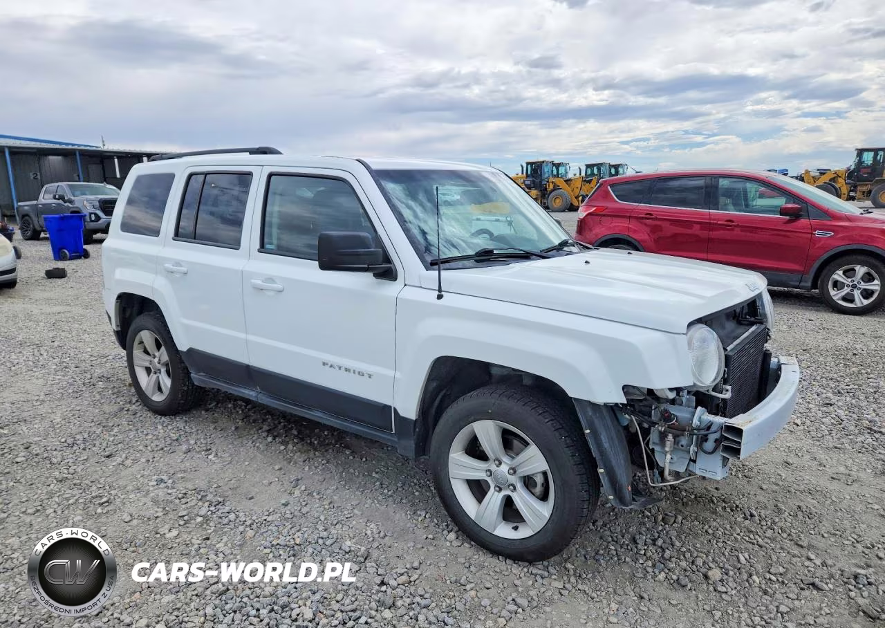 2015 Jeep Patriot Latitude VIN:1C4NJRFB5FD379482 - 4