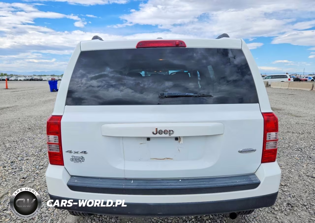 2015 Jeep Patriot Latitude VIN:1C4NJRFB5FD379482 - 6