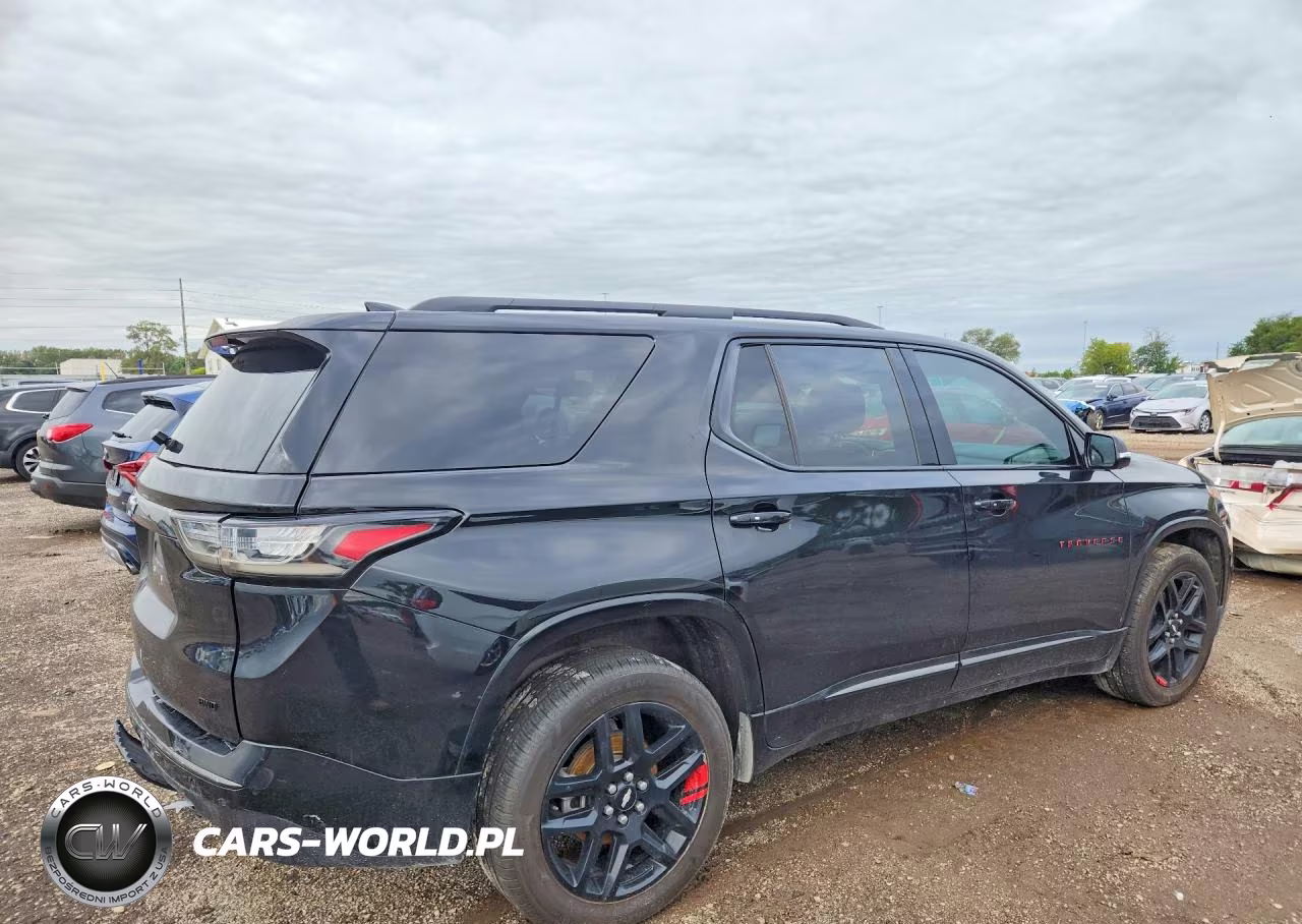 2021 Chevrolet Traverse Premier VIN:1GNEVKKW9MJ101095 - 3