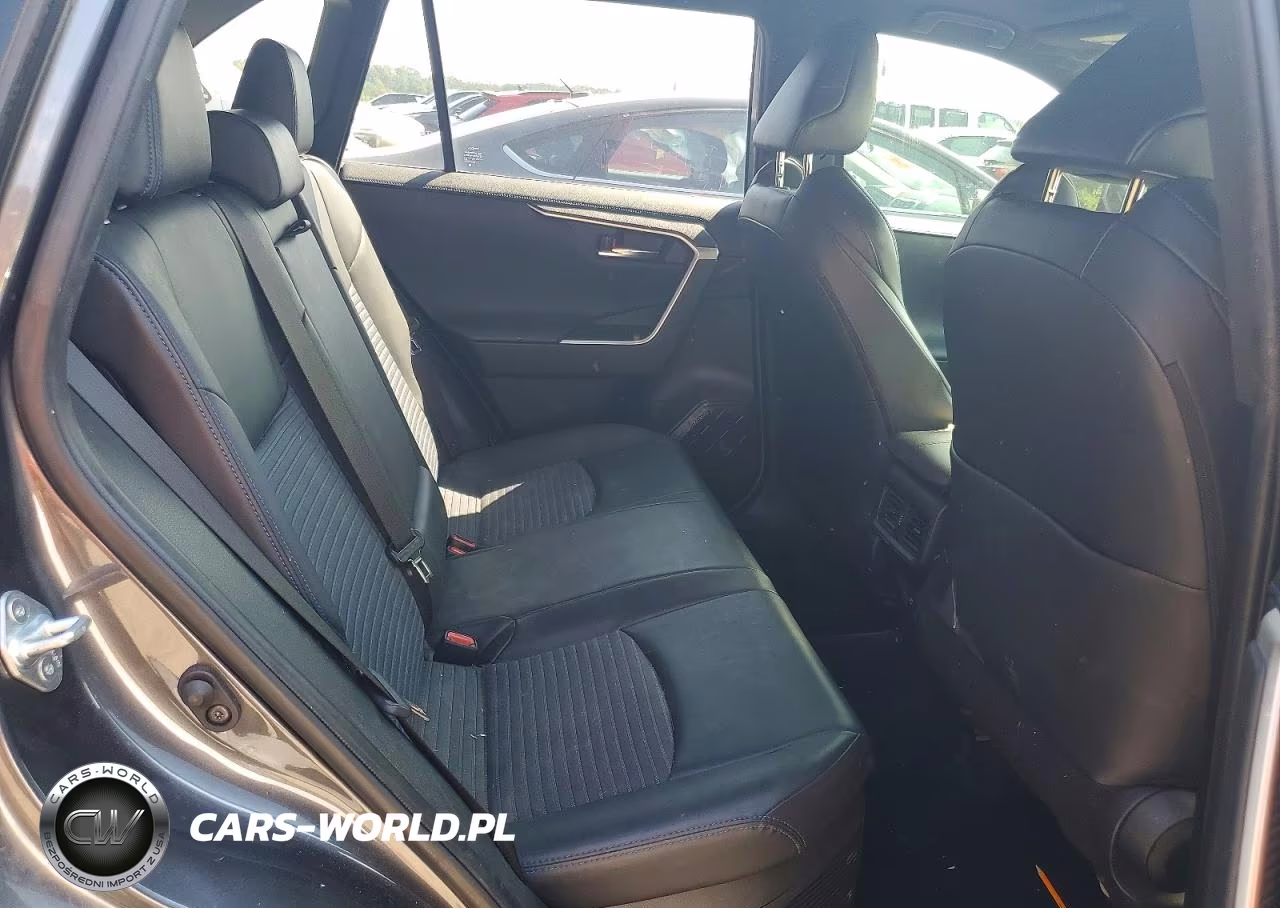 2020 Toyota Rav4 Xse VIN:JTMEWRFV4LJ031794 - 10