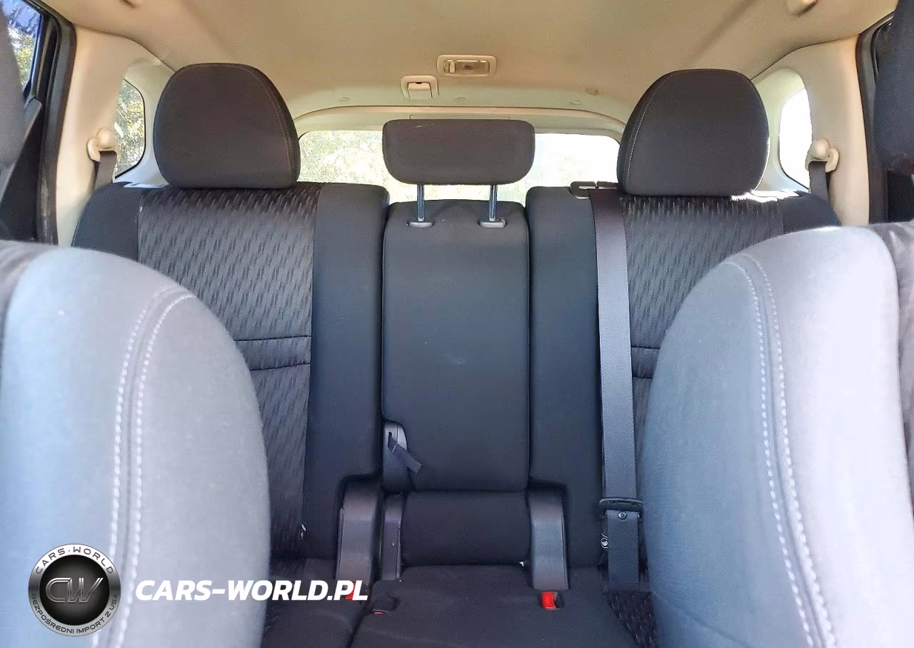 2017 Nissan Rogue S VIN:KNMAT2MV1HP513404 - 10