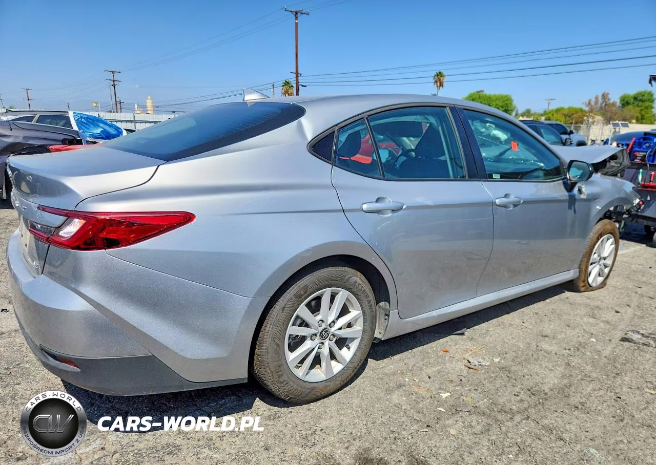 2026 Toyota Camry Le VIN:4T1DAACK7TU253035 - 3