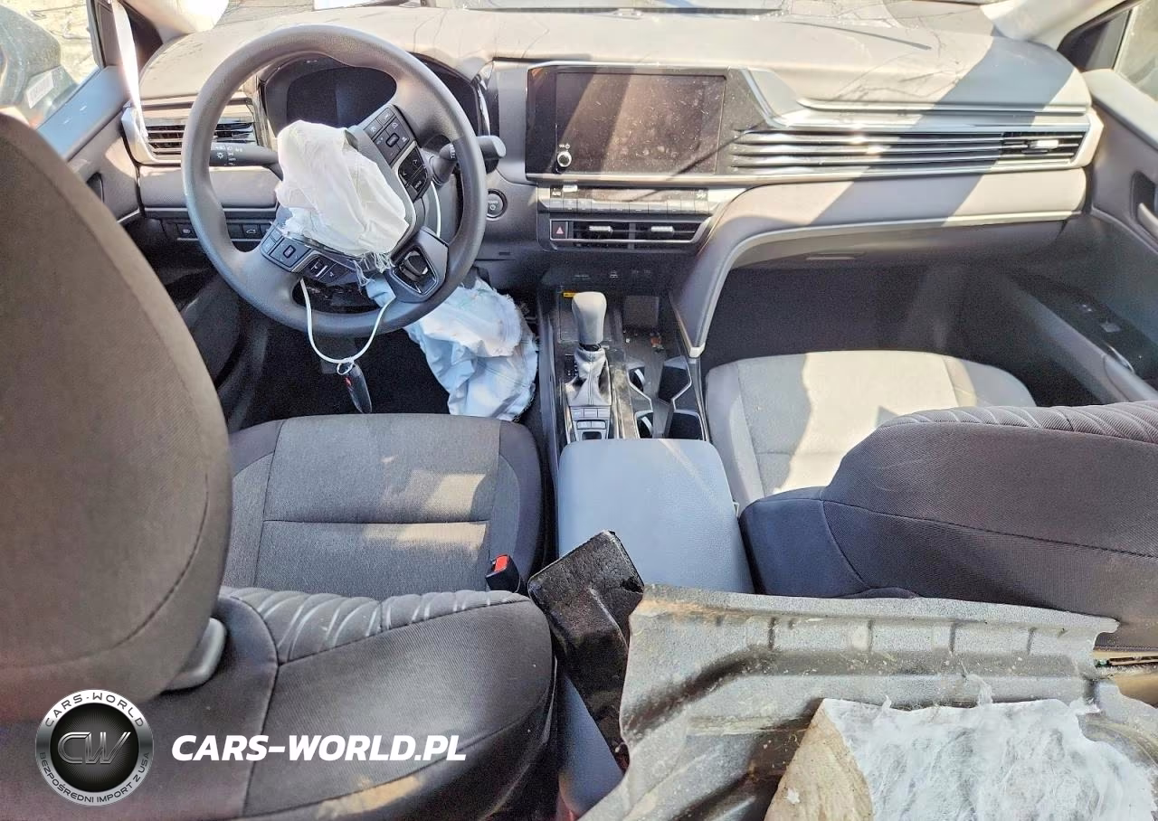 2026 Toyota Camry Le VIN:4T1DAACK7TU253035 - 8