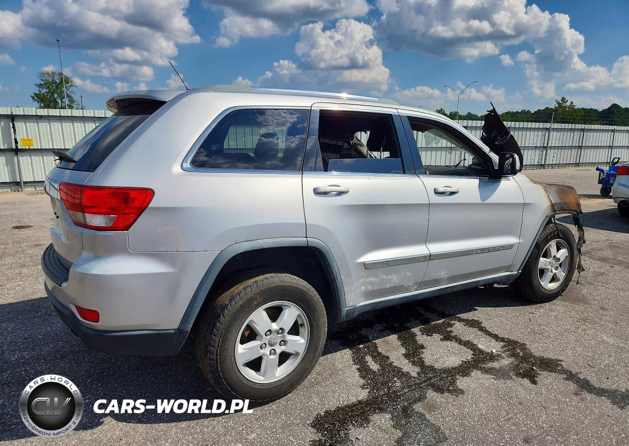 2011 Jeep Grand Cherokee Laredo VIN:1J4RR4GGXBC600575 - 3