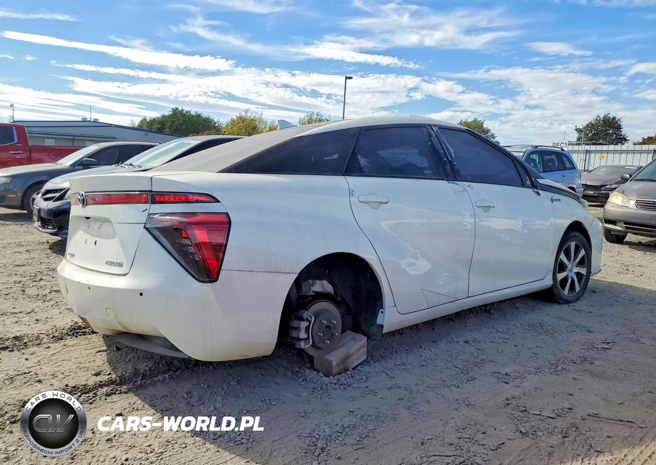 2017 Toyota Mirai VIN:JTDBVRBD5HA001987 - 3