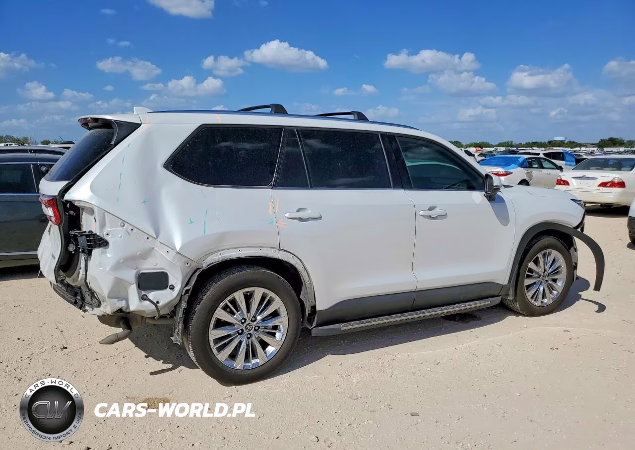 2025 Toyota Grand Highlander Platinum VIN:5TDAAAB59SS100825 - 3