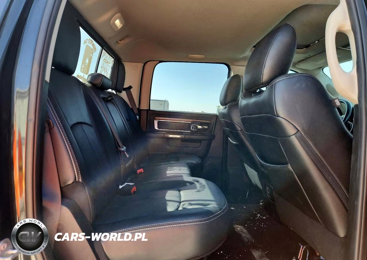 2018 Ram 1500 Laramie VIN:1C6RR7NT0JS110522 - 10