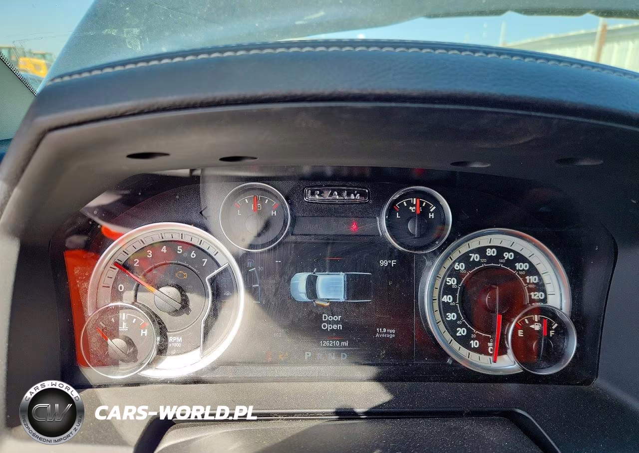 2018 Ram 1500 Laramie VIN:1C6RR7NT0JS110522 - 9