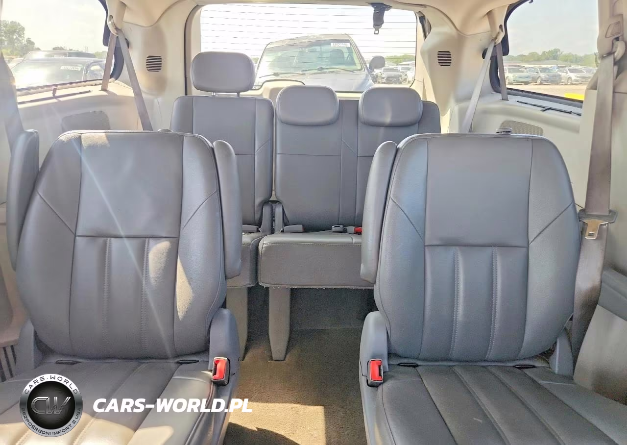 2008 Chrysler Town & Country Touring VIN:2A8HR54P48R826857 - 10