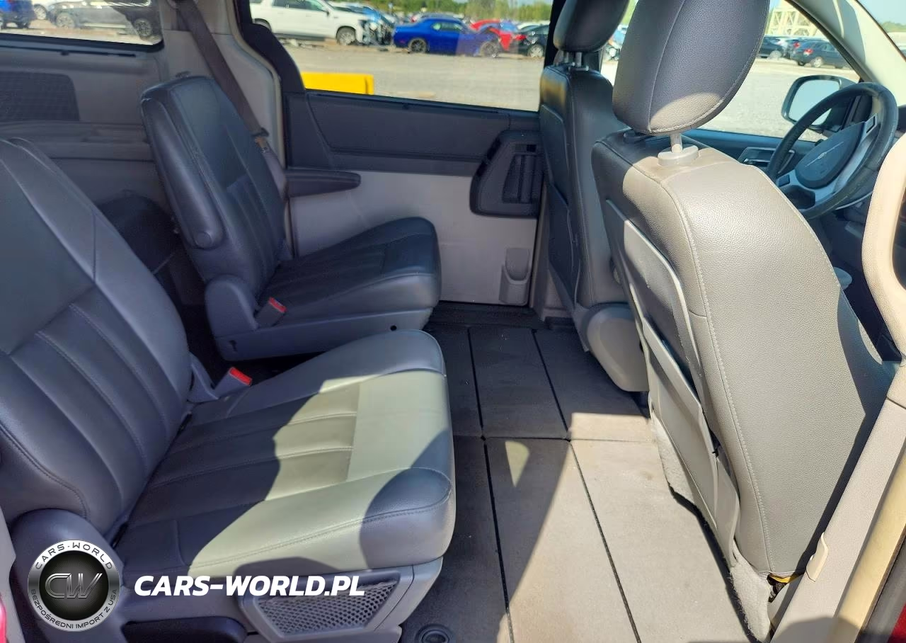 2008 Chrysler Town & Country Touring VIN:2A8HR54P48R826857 - 11