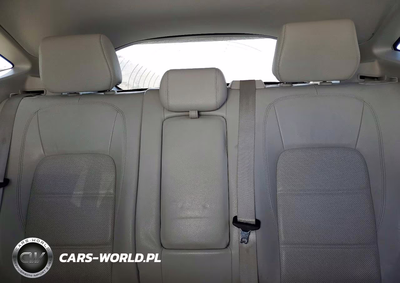 2018 Jaguar E-Pace S VIN:SADFJ2FX4J1Z05008 - 10