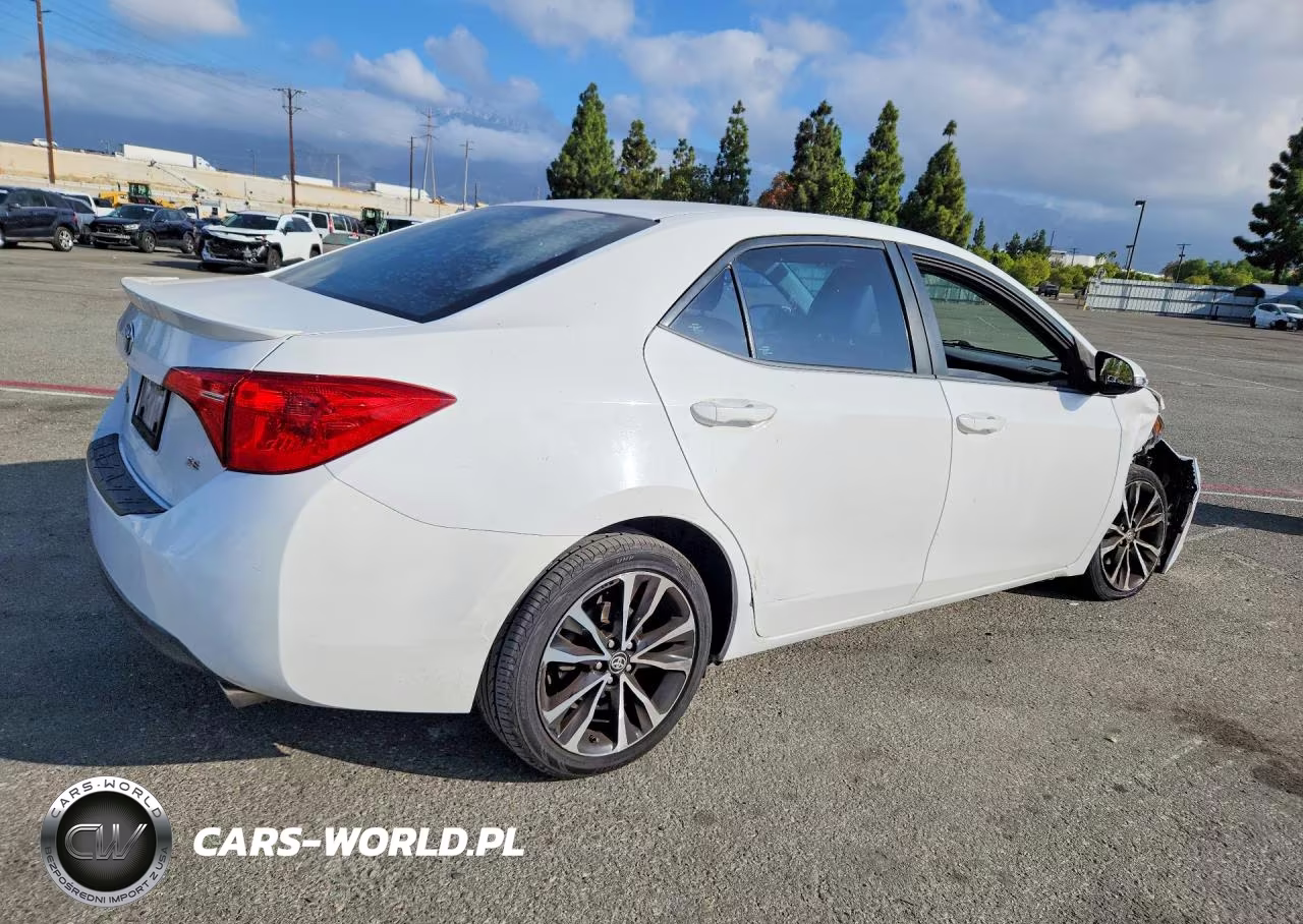 2017 Toyota Corolla Se VIN:2T1BURHE4HC756675 - 3