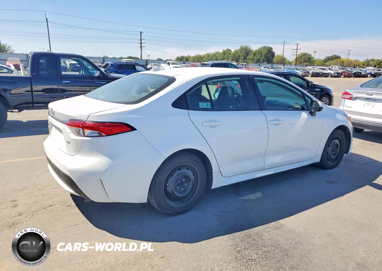 2020 Toyota Corolla Le VIN:5YFEPRAE5LP106972 - 3