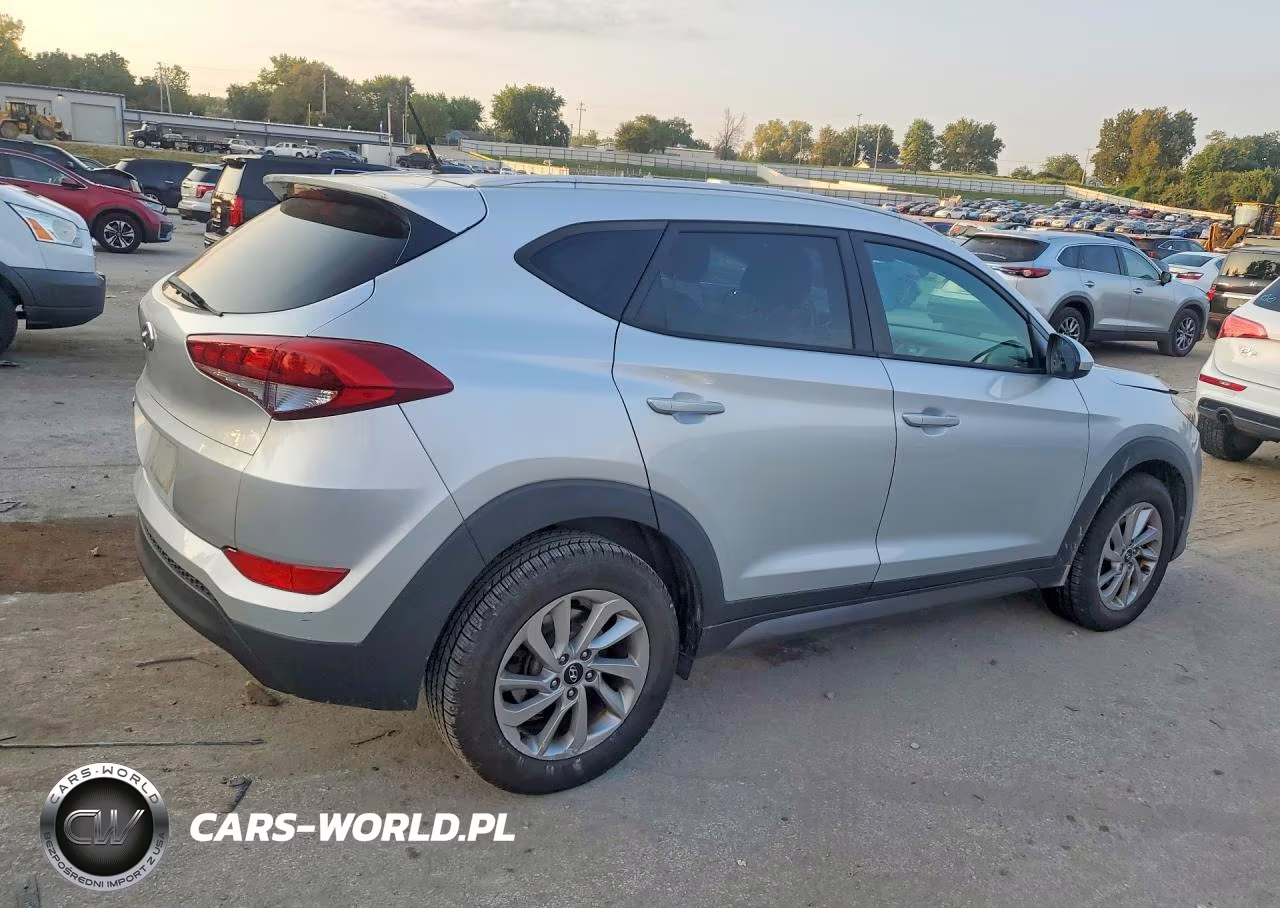 2016 Hyundai Tucson Se VIN:KM8J33A42GU092466 - 3