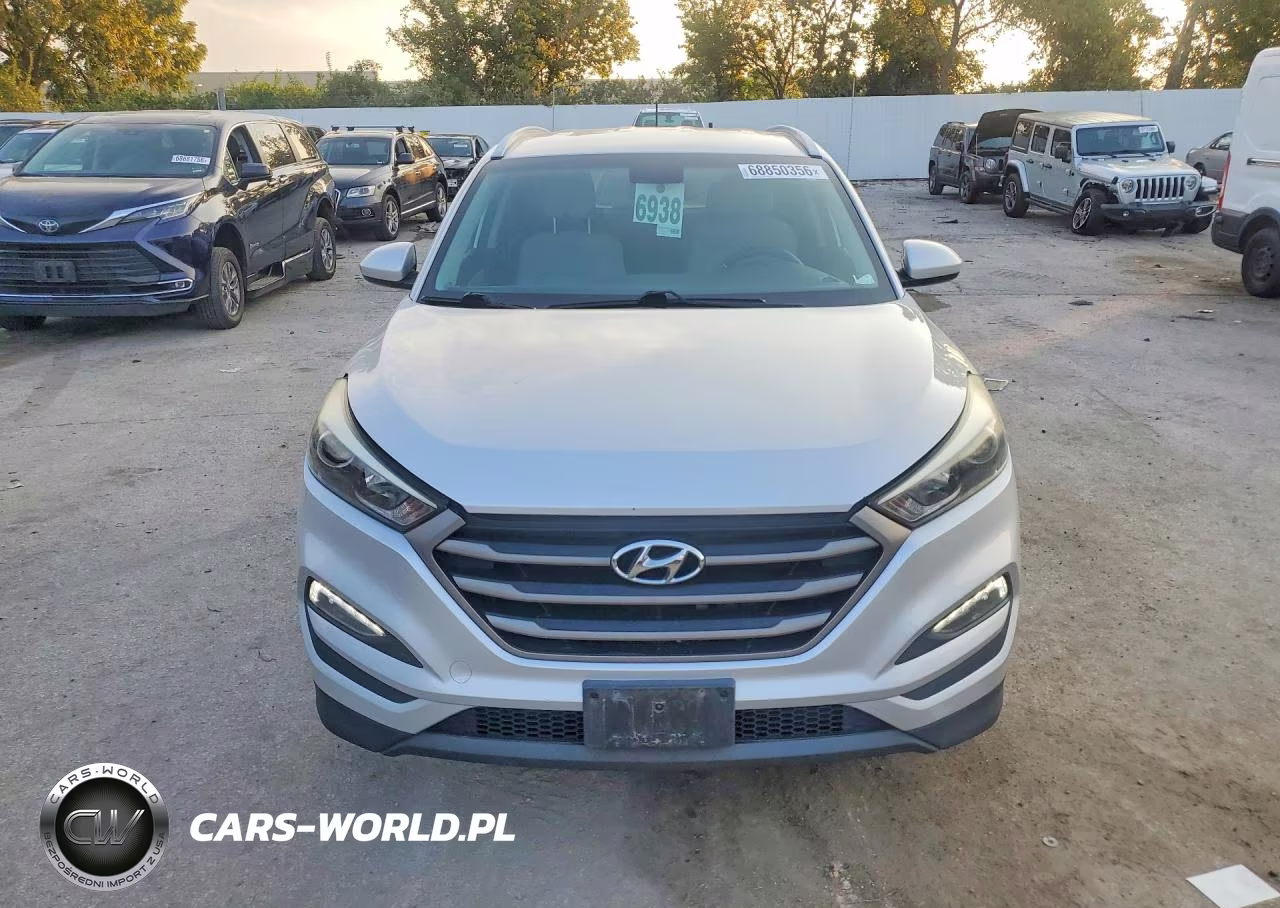 2016 Hyundai Tucson Se VIN:KM8J33A42GU092466 - 5