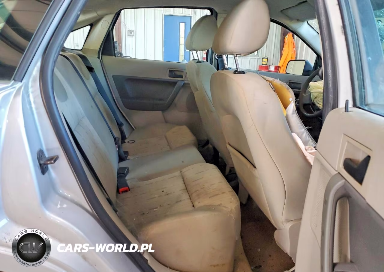2008 Ford Focus Se VIN:1FAHP35N48W209051 - 10