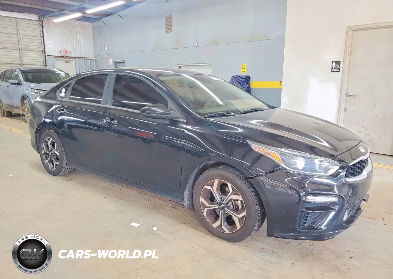 2019 Kia Forte Lxs VIN:3KPF24AD8KE064830 - 4