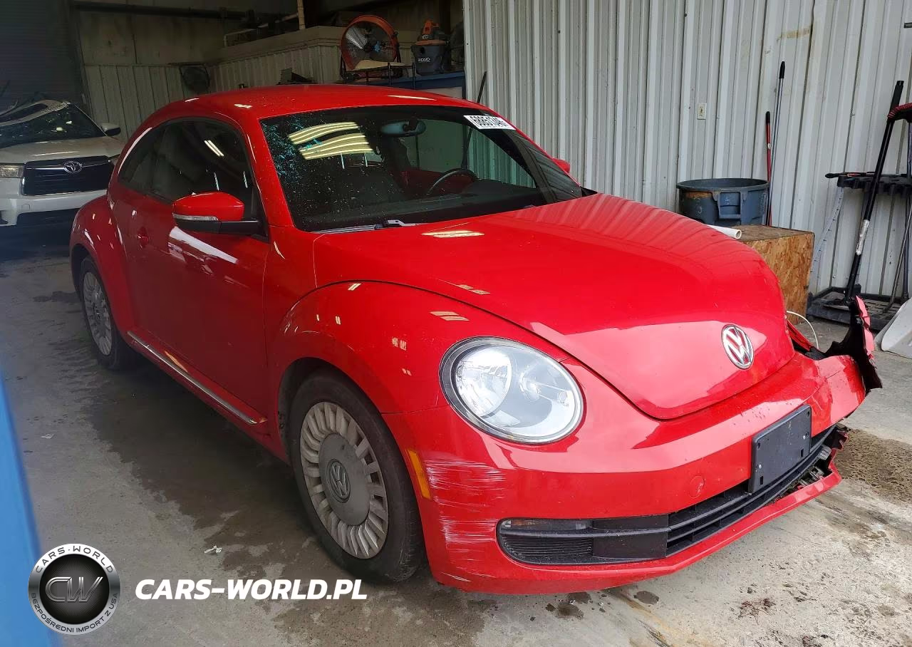 2013 Volkswagen Beetle VIN:3VWJX7AT7DM682179 - 4
