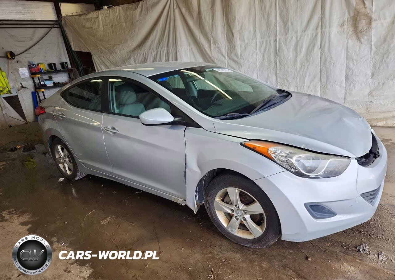 2012 Hyundai Elantra Gls VIN:5NPDH4AE3CH124959 - 4