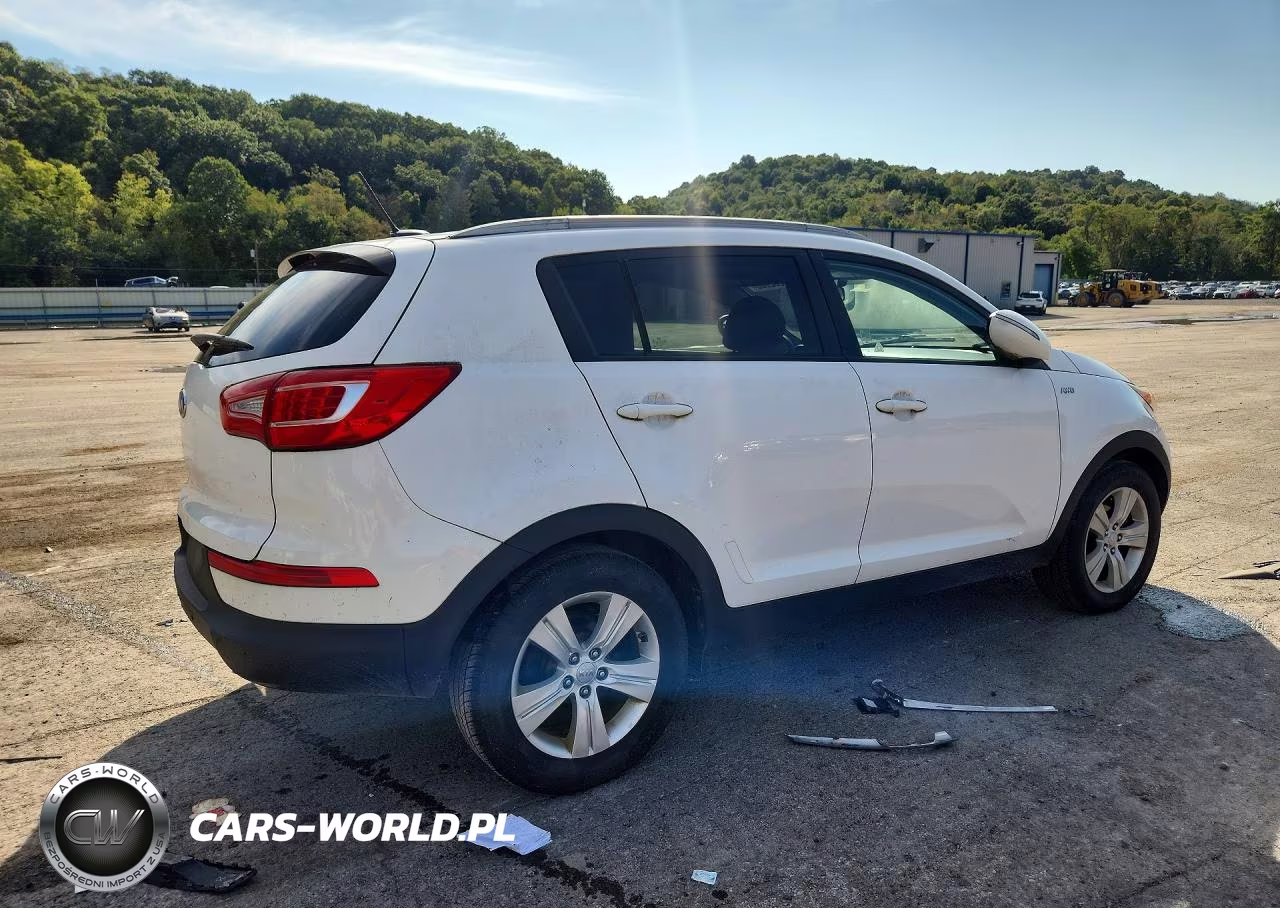 2011 Kia Sportage Lx VIN:KNDPBCA29B7163928 - 3