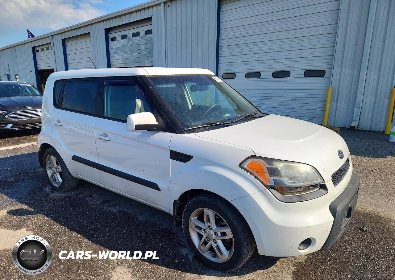 2011 Kia Soul + VIN:KNDJT2A21B7708842 - 4