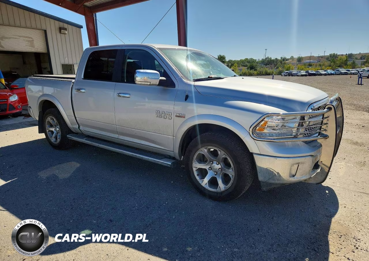 2018 Ram 1500 Laramie VIN:1C6RR7NT7JS172533 - 4