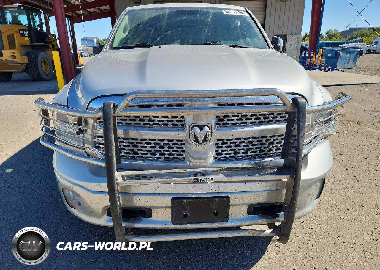 2018 Ram 1500 Laramie VIN:1C6RR7NT7JS172533 - 5