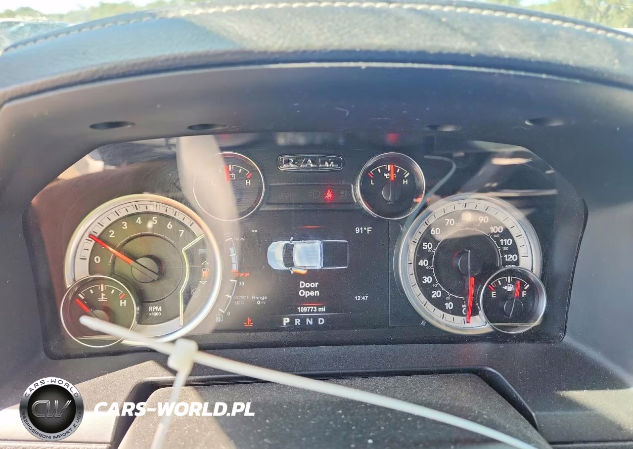 2018 Ram 1500 Laramie VIN:1C6RR7NT7JS172533 - 9