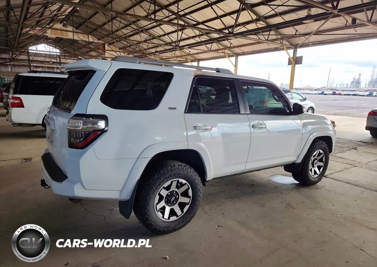 2018 Toyota 4Runner Sr5 VIN:JTEBU5JR5J5583866 - 3
