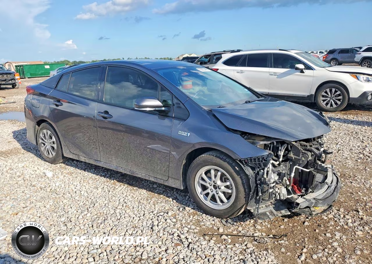 2020 Toyota Prius Prime Limited VIN:JTDKARFP2L3161340 - 4