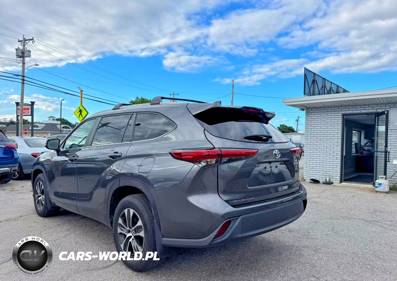 2023 Toyota Highlander Xle VIN:5TDKDRBH0PS520310 - 3