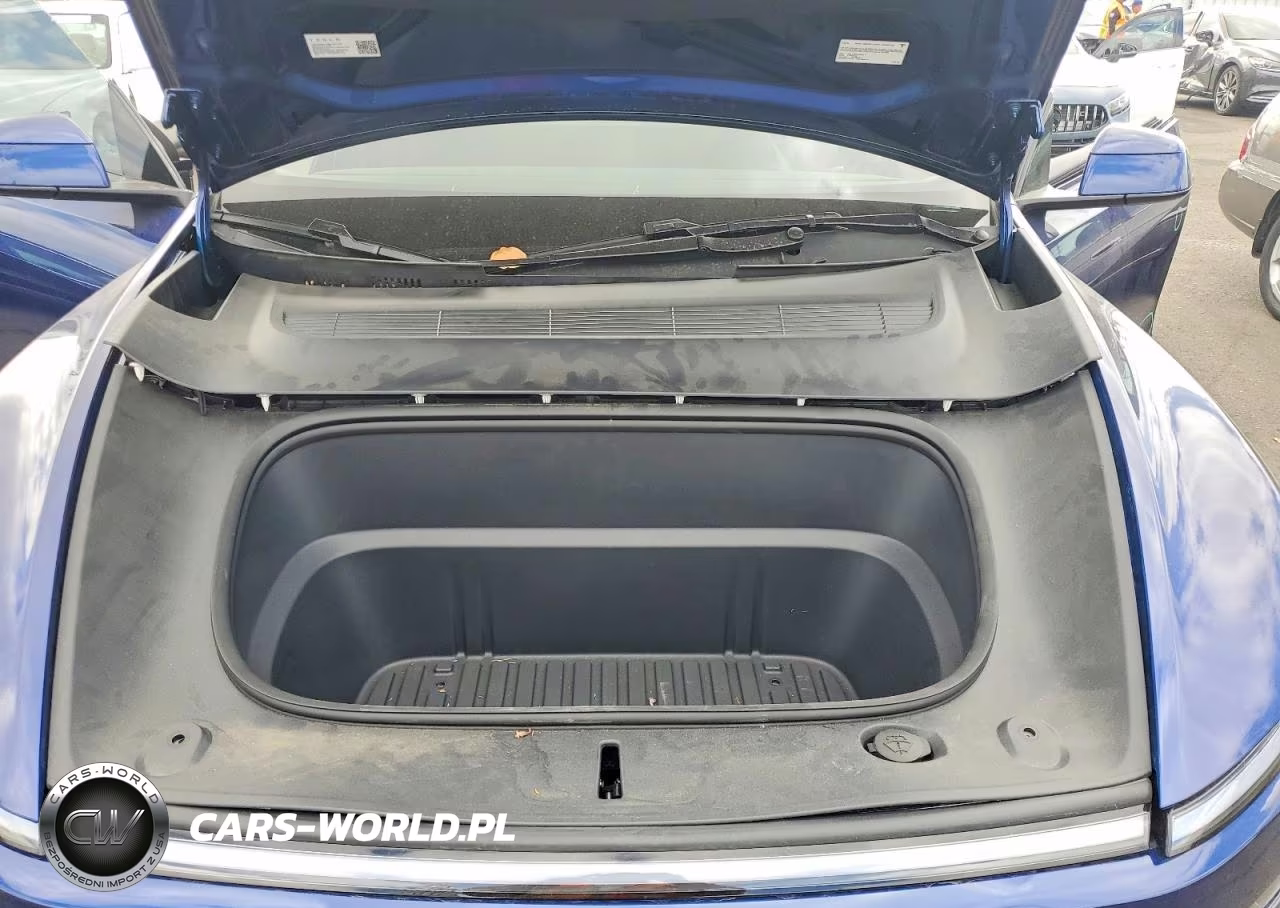 2026 Tesla Model Y VIN:7SAYGDED3TF610145 - 11