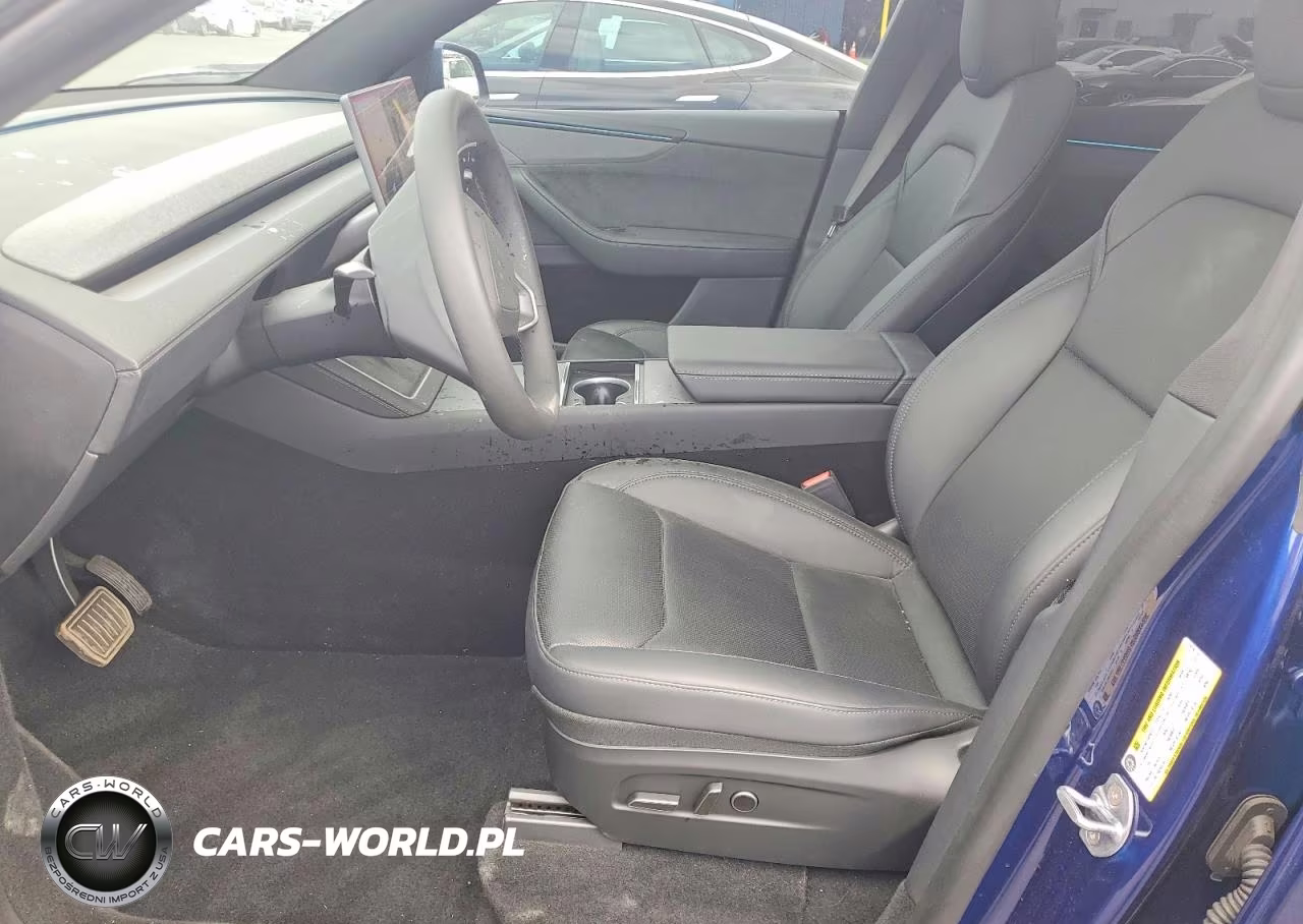 2026 Tesla Model Y VIN:7SAYGDED3TF610145 - 7