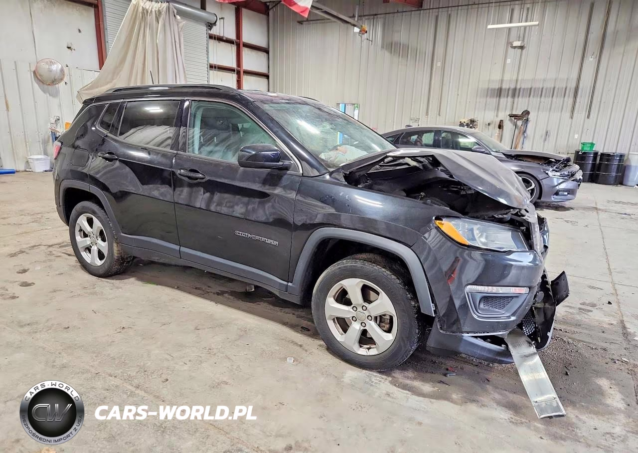 2020 Jeep Compass Latitude VIN:3C4NJDBB5LT239690 - 4