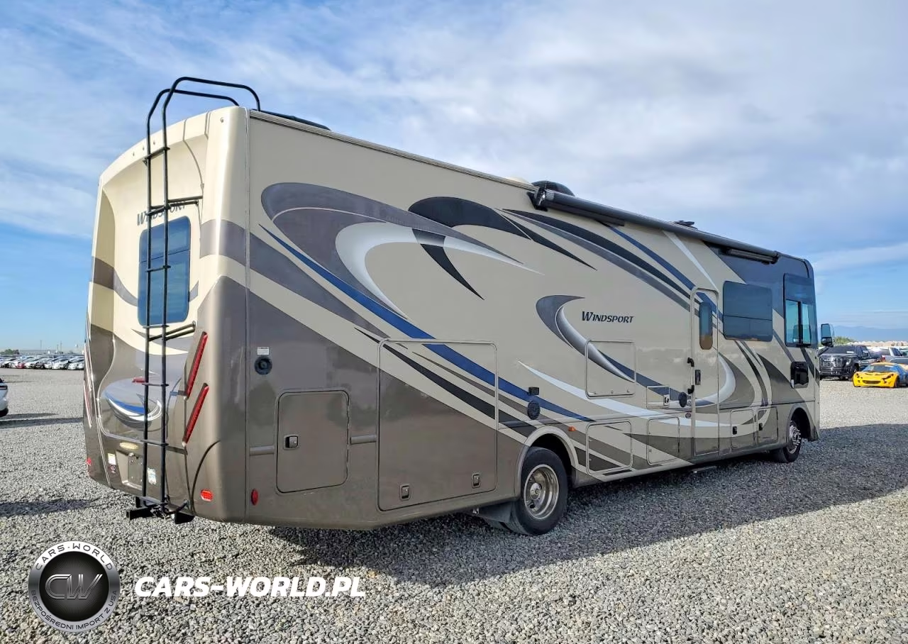 2017 Ford F53 VIN:1F66F5DY8H0A16340 - 4