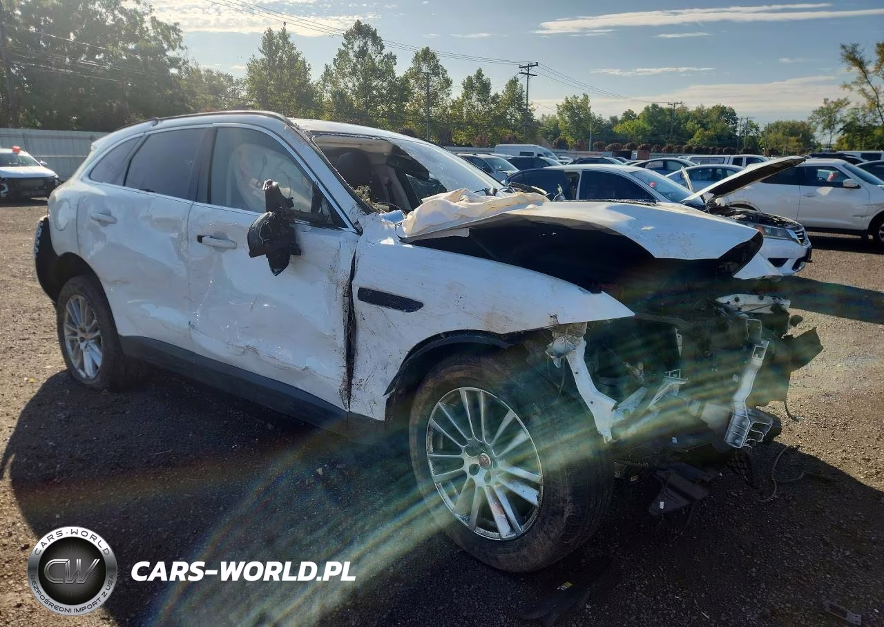 2018 Jaguar F-Pace Prestige VIN:SADCK2GX9JA287201 - 4