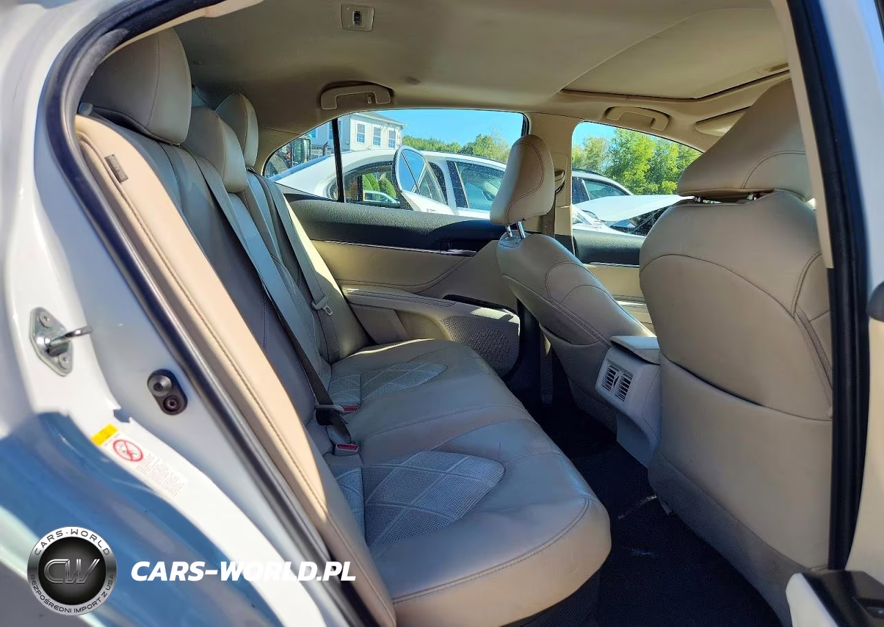 2018 Toyota Camry Hybrid Xle VIN:4T1B21HKXJU003668 - 10